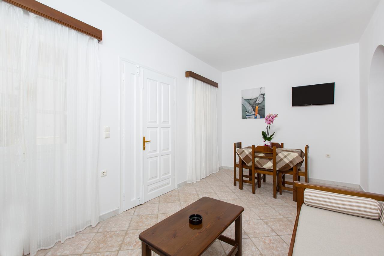 Mylos Hotel Vívlos Extérieur photo